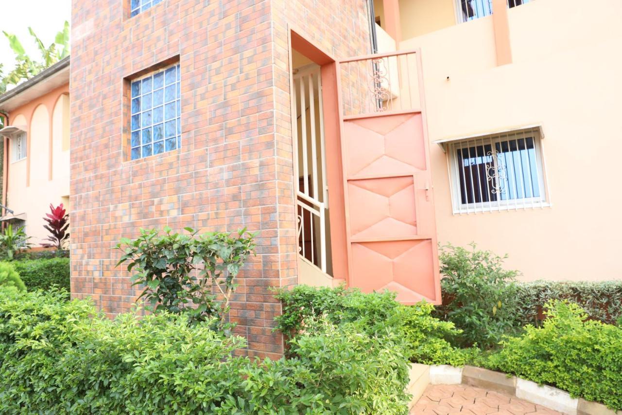 Vegas House Apartment Yaounde Exterior photo